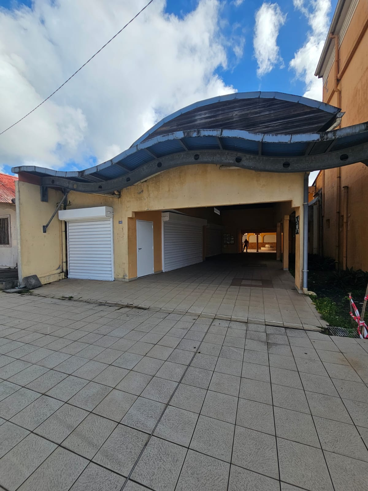 MORNE-ROUGE   Local commercial / professionnel + stockage